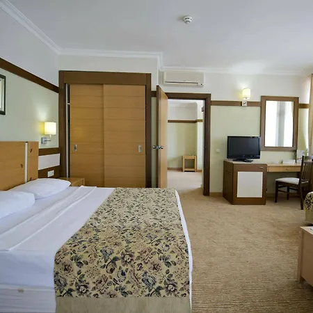 아르마스 비치 4* 케메르