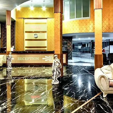 أرماس بيتش 4* كمر