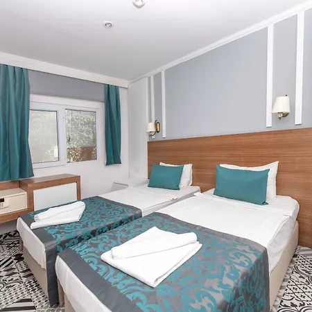 Hotel Armas 4*